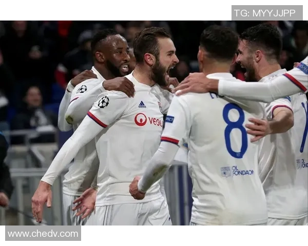 意甲焦点战曼城与尤文图斯握手言和帽子戏法引发全场热议